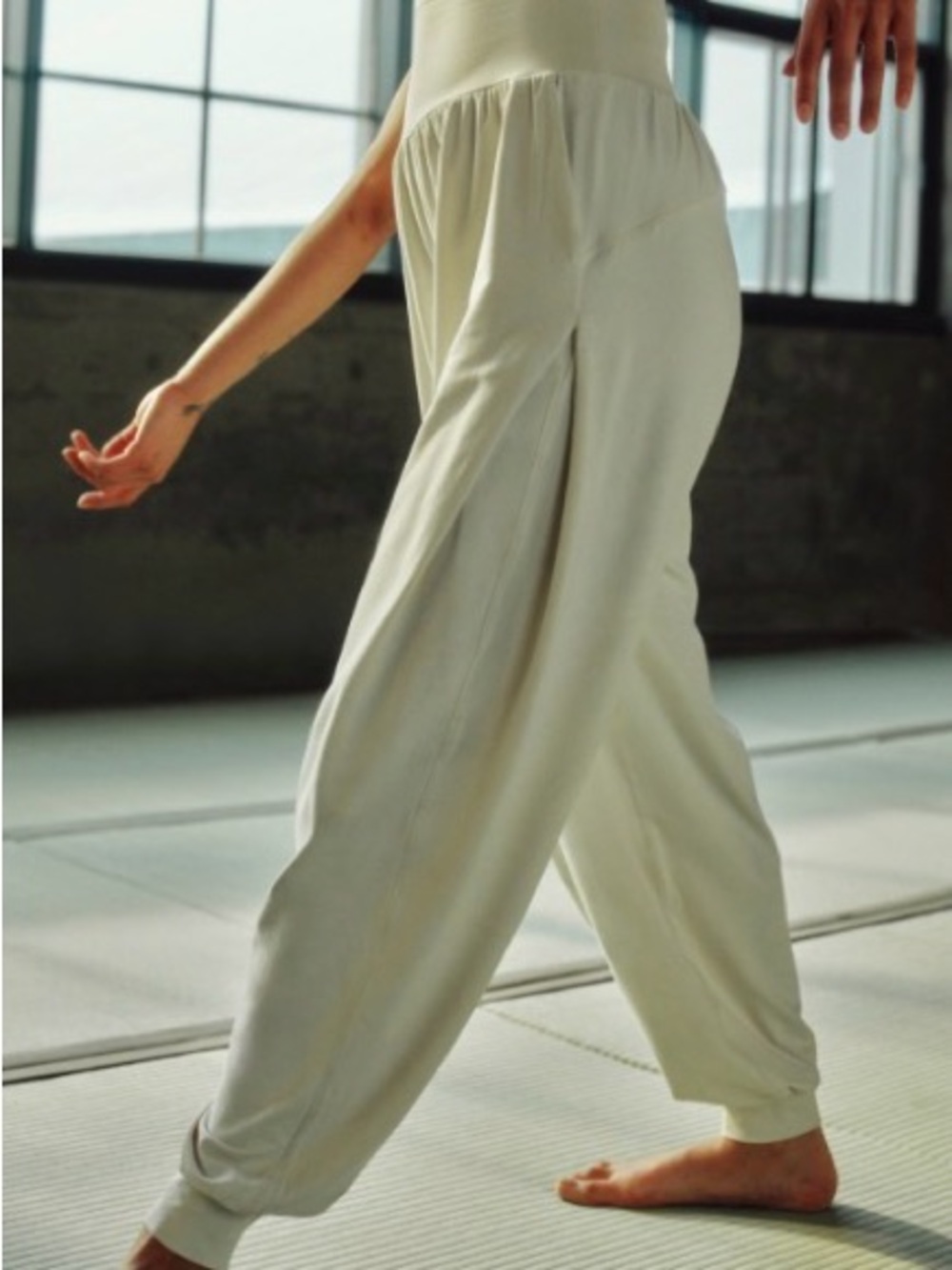 Lululemon Rulu Drapey Oversized HR Jogger in Cream NWT Size XXS